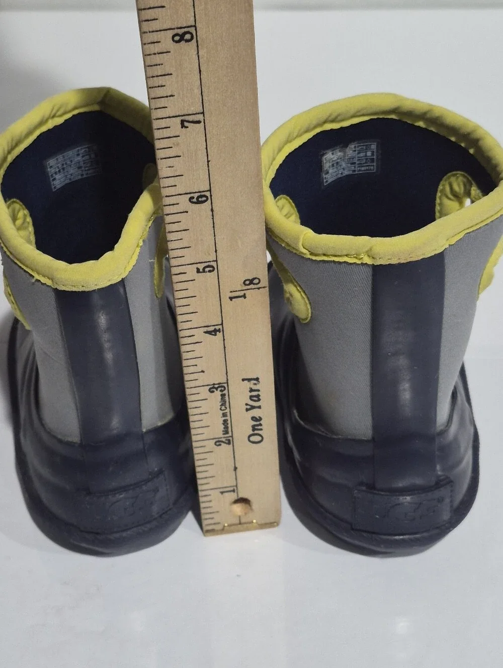 UGG Kids Navy and Yellow Rain Boots - Lightweight Waterproof Booties Size 6